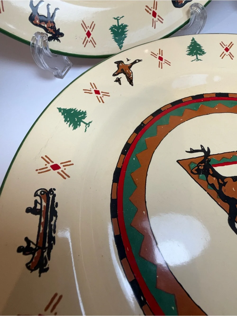 Set of 5 Lodge Enamel Midwest of Cannon Falls Plates - 4 Dinner Plates, 1 Serve
